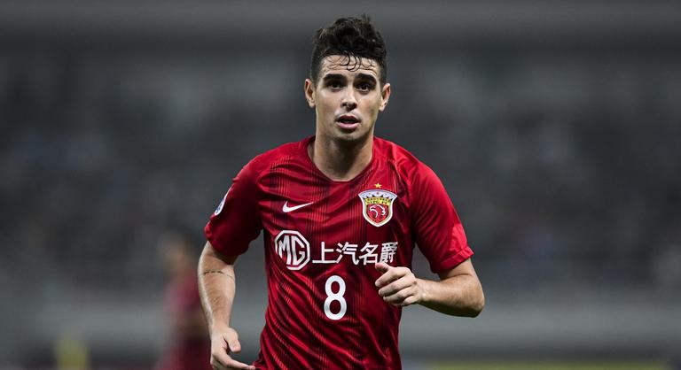 Összeesett egy rutinteszten, abbahagyhatja a futballt a 2014-es világbajnokság csillaga