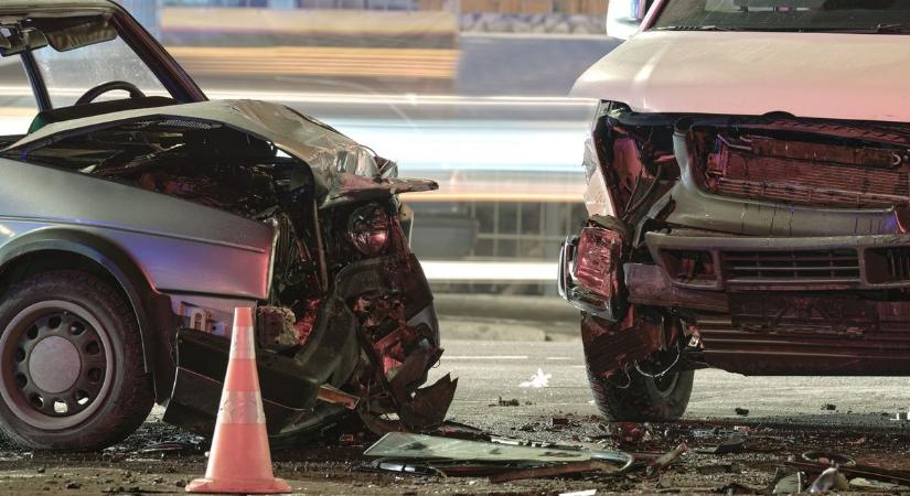 Lezárták az M4-es autóutat – baleset nehezíti a közlekedést