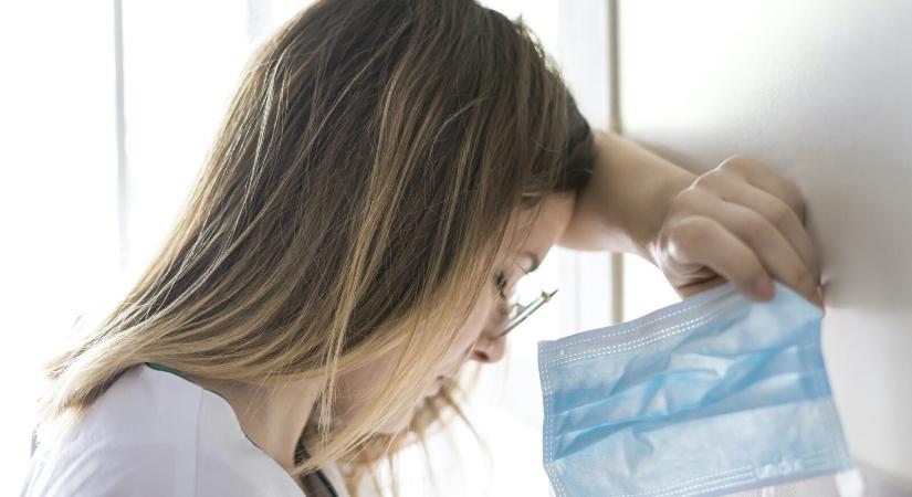 Megszólalt a holtan talált főorvosnő lánya: „Nagy fájdalmai voltak, és borzasztóan viselkedtek vele”