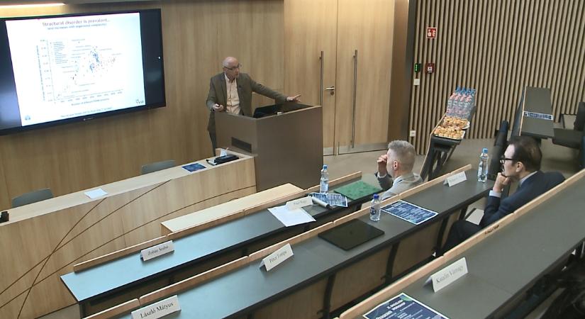 Neves szakemberek tanácskoztak a rákkutatásról a Debreceni Egyetemen