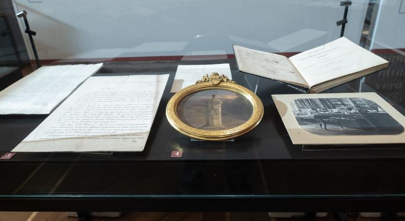 Mátyás király és Einstein egy kiállításon a 200 éves Akadémián