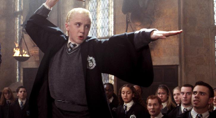Itt az első videó, szinte megszakadt az előadás, ahogy felnőtt Malfoyként debütált Tom Felton a Broadwayen