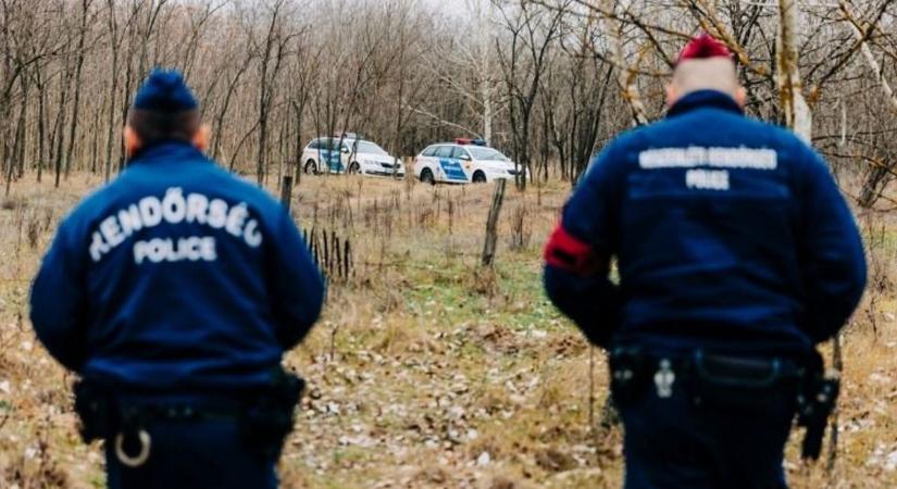 Súlyos baleset és bűnügy Zalában: 7 pakisztánit szállított az embercsempész, aki autójával felborult, majd elmenekült - többen megsérültek