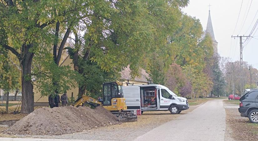 Gázszivárgás miatt el kellett hagynia a gyerekeknek az iskolát (képek)