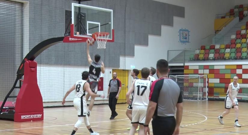 100 pont alatt tartották a PVSK-t a kosarasok