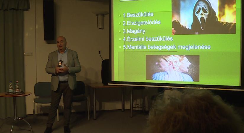 Minden otthon kezdődik – Drogprevenciós előadás a szülők szemével