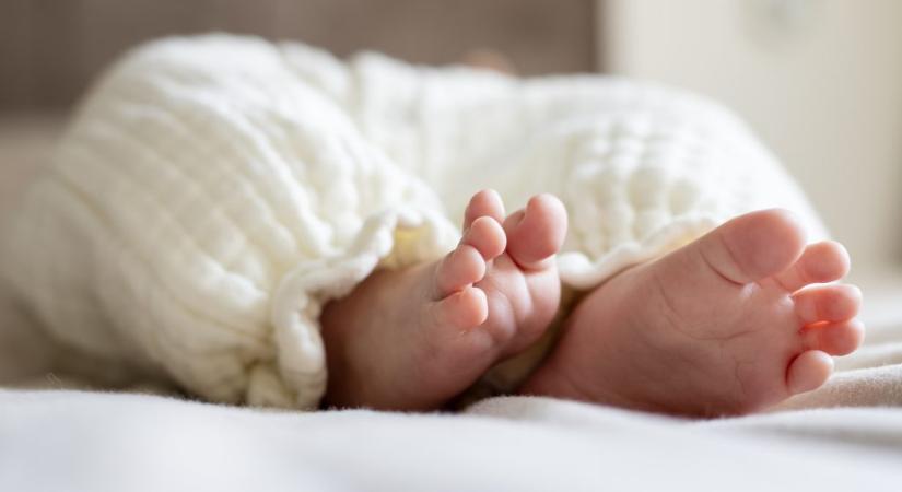 Felhívta a tettes az ellopott újszülött édesanyját, és bevallotta neki, miért vitte el a kisfiát