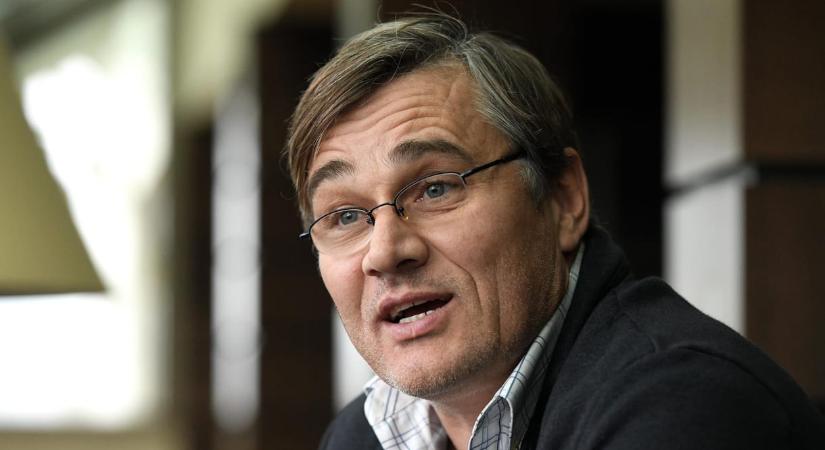 Trill Zsolt elnézést kért, amiért előadások maradtak el miatta