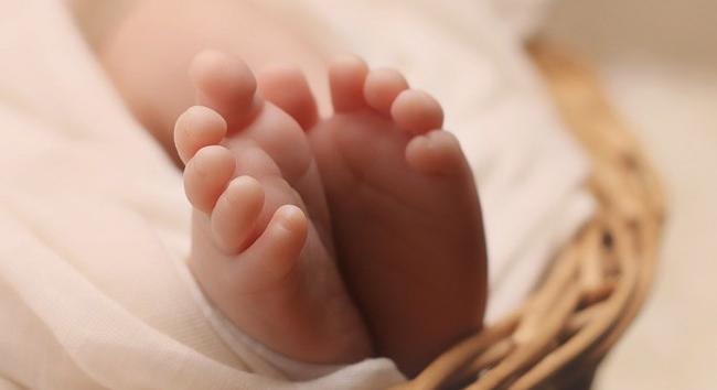 Ellopott egy csecsemőt egy nő Budapesten