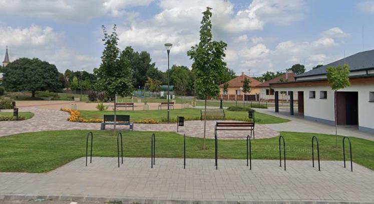 Játszóteret bővítenek, sétányt alakítanak ki Derecskén