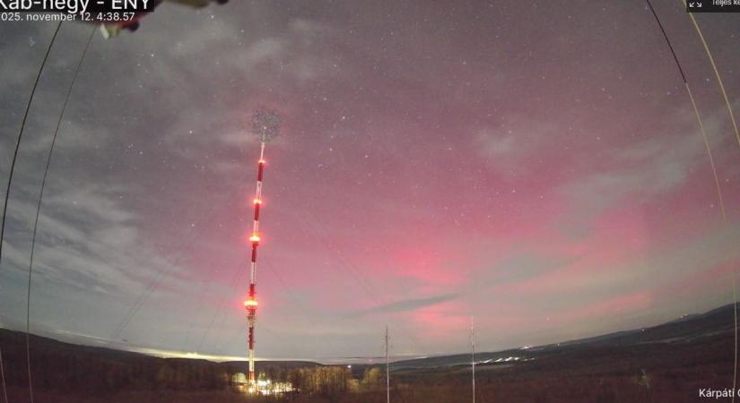 Hajnali riadó: a fonyódi fotós az ágyból pattant ki, hogy elkapja a sarki fényt