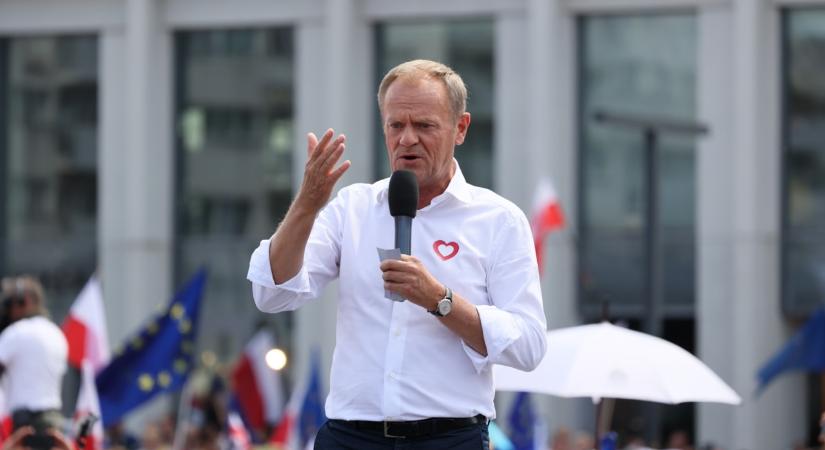 Donald Tusk: Lengyelországnak nem kell befogadnia migránsokat