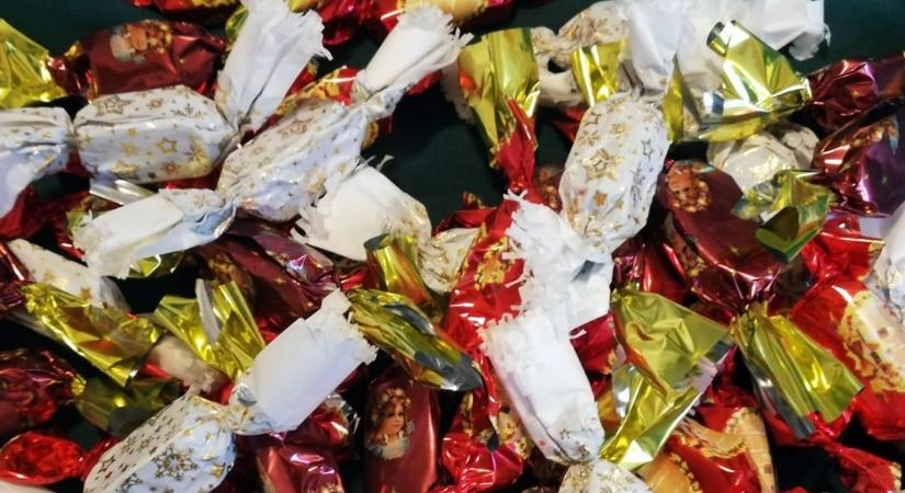 Ezt a trükköt ismerted? Így vehetsz olcsón minőségi szaloncukrot 2025-ben karácsonyra a Tescóban