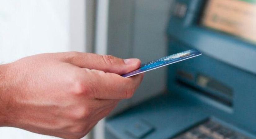 Négy fiatal rabolt ki egy férfit Ózdon