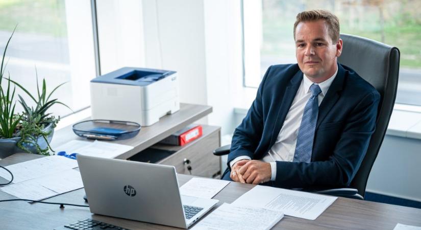 Naponta kétszer sértette meg a Facebook hirdetési tilalmát a Fidesz-frakció