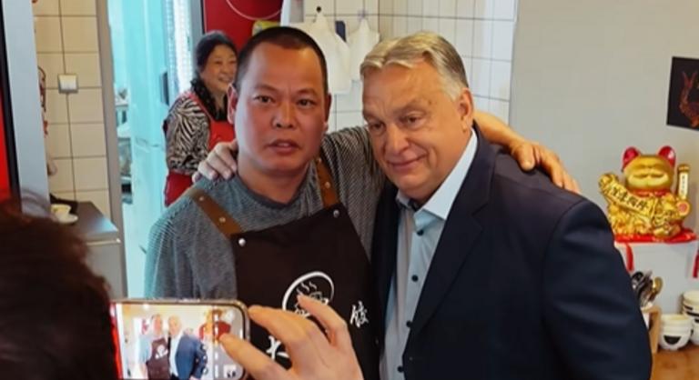 Orbán Viktor olyan csípős csont nélküli csirkelábat evett, „mint az állat”, majd meghosszabbította a kamatstopot