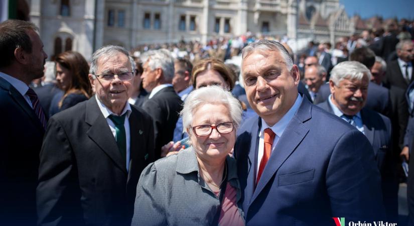 Orbán küld egy kis alamizsnát a nyugdíjasoknak – így könyörög az idősek szavazatáért