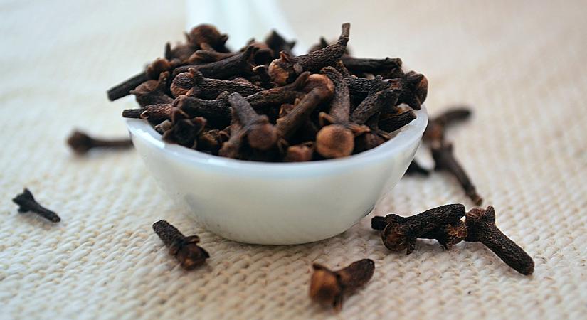 Ezért érdemes naponta szegfűszeget rágni – apró fűszer, óriási hatás