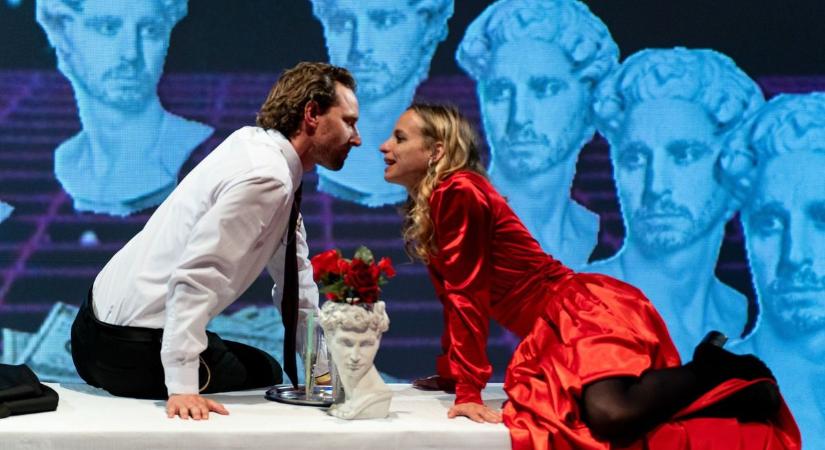 A farkas új értelmet nyert a Bartók Színház színpadán