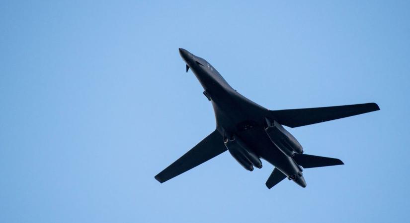 Valami készül: amerikai nehézbombázókat észleltek India felett (FOTÓK)