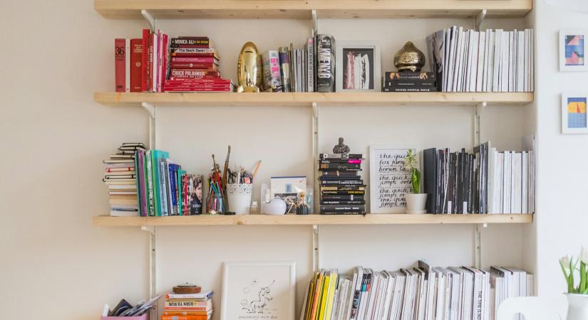 Novemberi könyvajánló: három izgalmas kötet, ami megérdemli a figyelmet