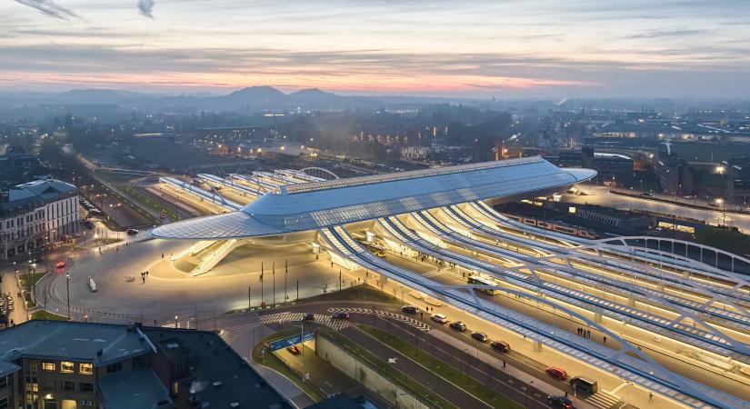 Mintha sínekre szállt űrhajó lenne ez a belgiumi vasútállomás