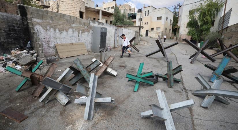 Izraeli telepesek palesztinok értékeit rongálták és izraeli katonákra támadtak Ciszjordániában