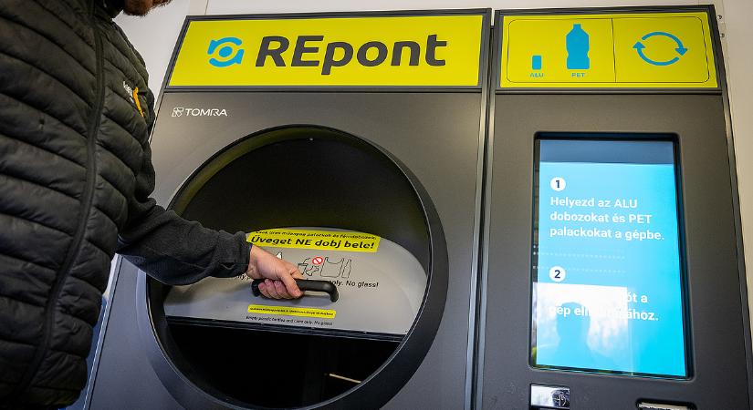 „87 millió forintnyi mosoly” – palackvisszaváltással segítenek a magyar családokon