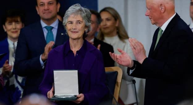 Beiktatták hivatalába Írország új elnökét