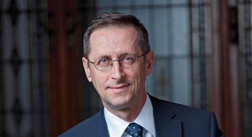 Dualizmus és elitklub: Varga Mihály is felszólalt a tőzsde érdekében