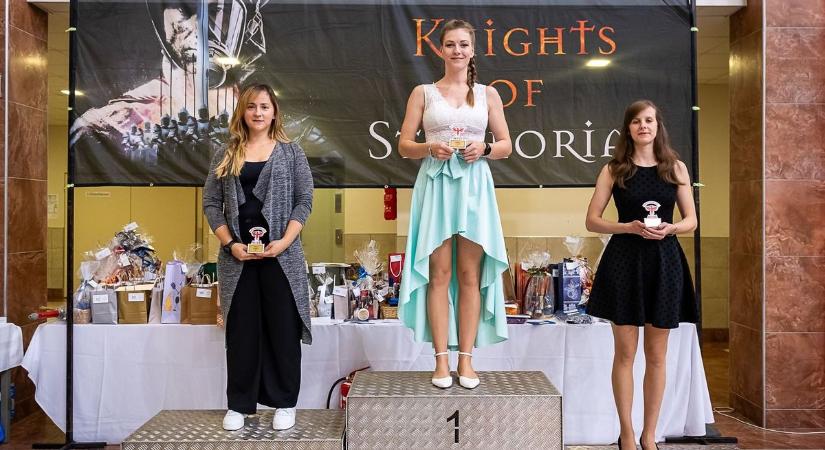 Hosszú út vezetett az ugrókötéltől a lépcsőfutásig és a lovagi címig