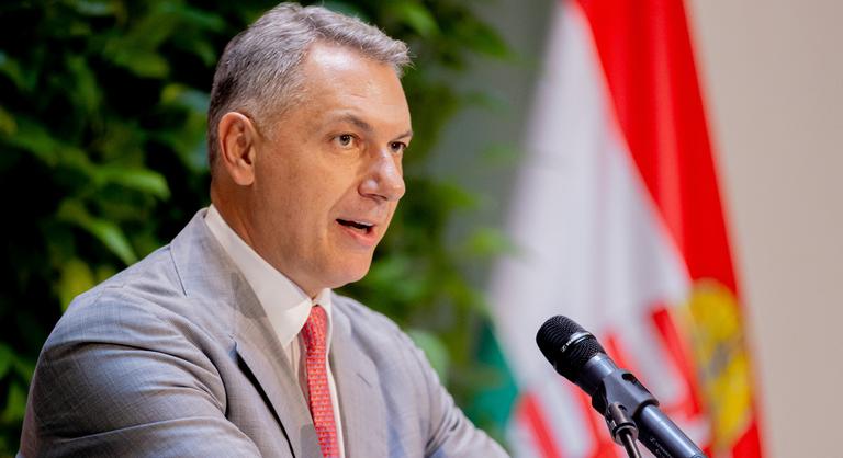 Lázár János valamit érez, de az nem a kormányváltó hangulat