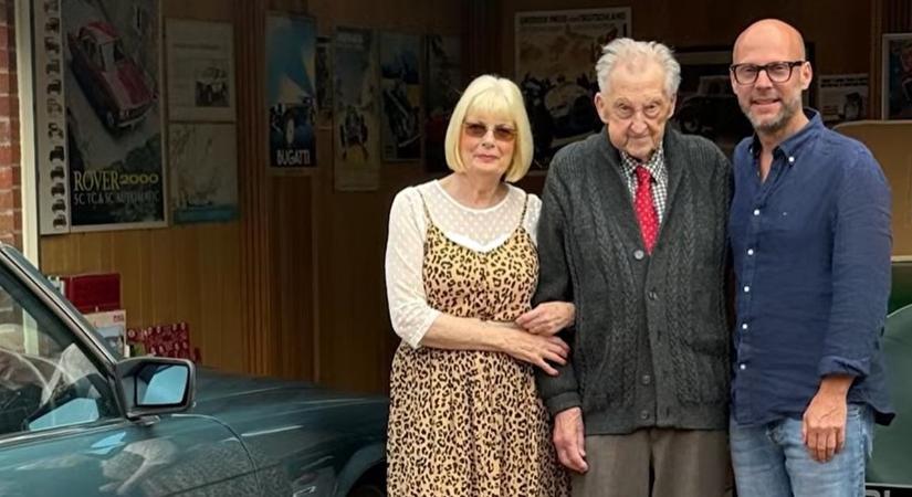 Évtizedeken át őrizgette nullkilométeres Mercedesét egy 92 éves férfi