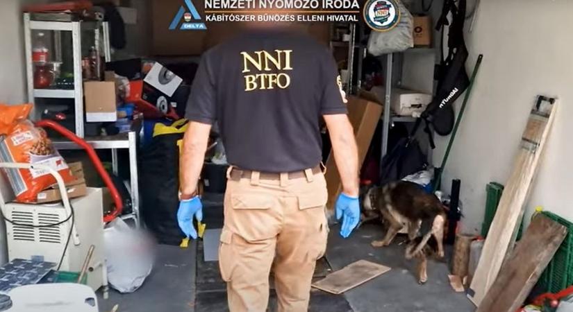 Szlovákiából csempészte a drogot a győri férfi, nézd meg videón a rajtaütést