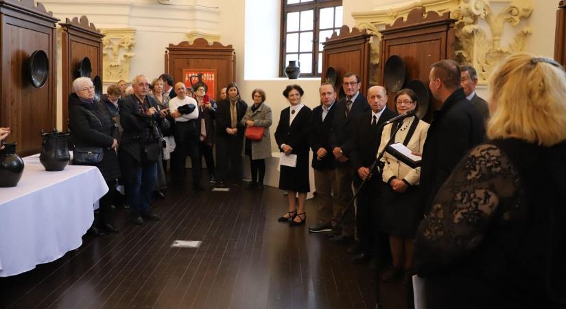 Híres alkotásokból nyílt kiállítás Debrecenben