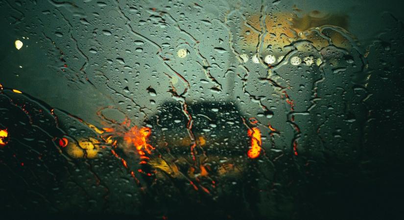 A szakértők figyelmeztetnek: mostantól a szokásosnál is jobban érdemes erre figyelni vezetés közben