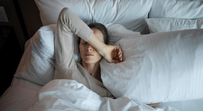 Idegesítő ébredés az éjszaka közepén: ezek az okok állnak a háttérben