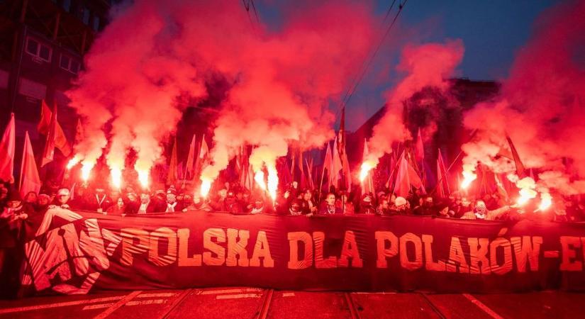 Varsó üzen: „Éljenek a patrióták, éljenek a magyarok!” (VIDEÓ)