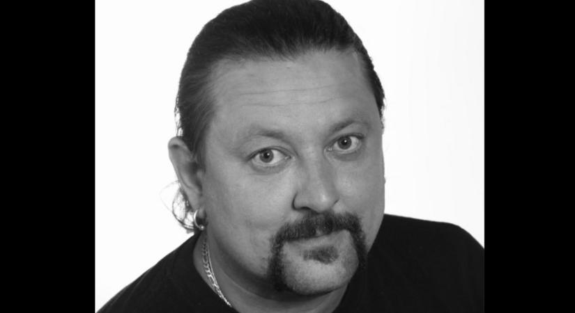Meghalt Szmolenszki Csaba, a Vígszínház színpadmester-helyettese