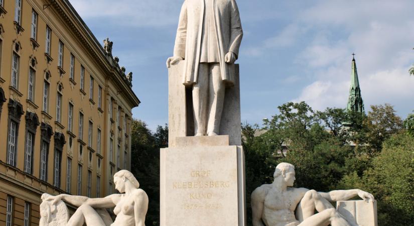 Aki megteremtette a közoktatás aranykorát