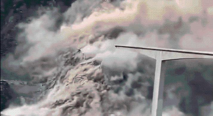 Katasztrófa Kínában – Földcsuszamlás döntötte le a nemrég átadott Hongqi hidat