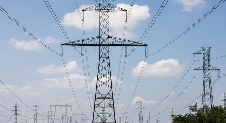 Befagyasztotta a rendszerhasználati díjakat a kormány