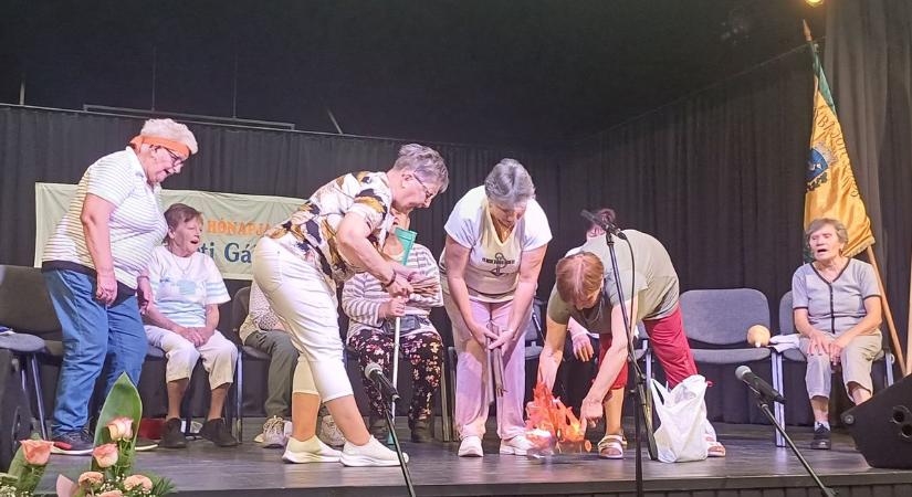 A próbák erősítik a közösséget, a fellépés már csak ráadás