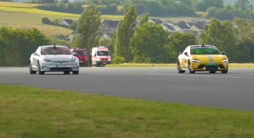 Elegük lett a 2 másodperces közúti rakétákból, törvény tiltaná az extrém gyorsulást Kínában