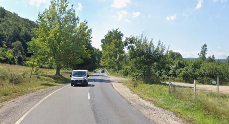 Felborult egy autó Szendrőnél