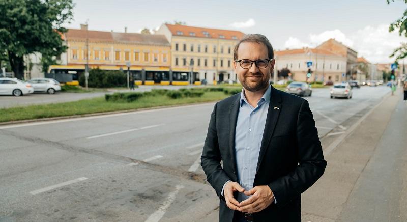 „Románia, a tiéd vagyok” – Megkapja a román állampolgárságot a polgármester