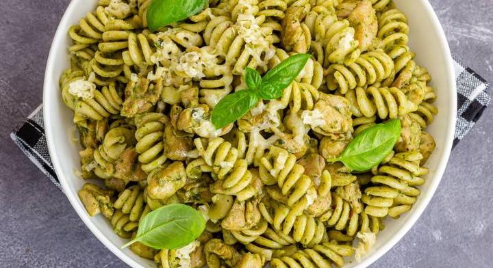 Krémes csirkés, pisztáciapesztós tészta: finom és különleges