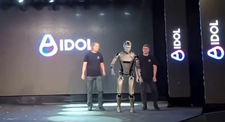 Megtett néhány lépést, majd hatalmasat esett az első orosz mesterséges intelligenciával irányított robot