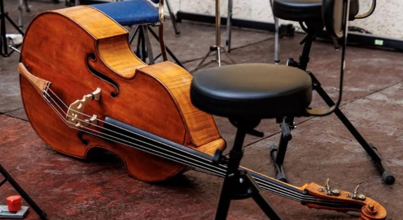 Koncertfolyammal ünneplik A Hallgatás Napját