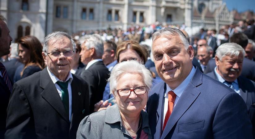 Orbán Viktor végre elárulta, mikor jön a 14. havi nyugíj